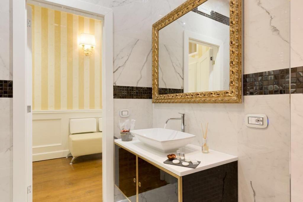 Piazza Venezia Luxury Suite Rzym Zewnętrze zdjęcie